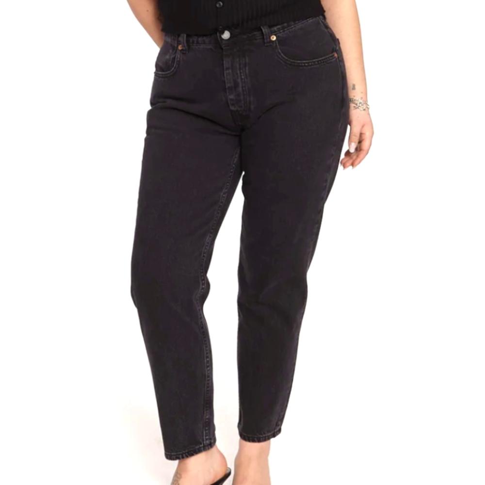Decade Momo Jean Size 29 (fit like a 28)